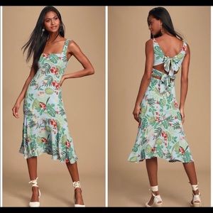 Lulu’s midi tied back dress 👗